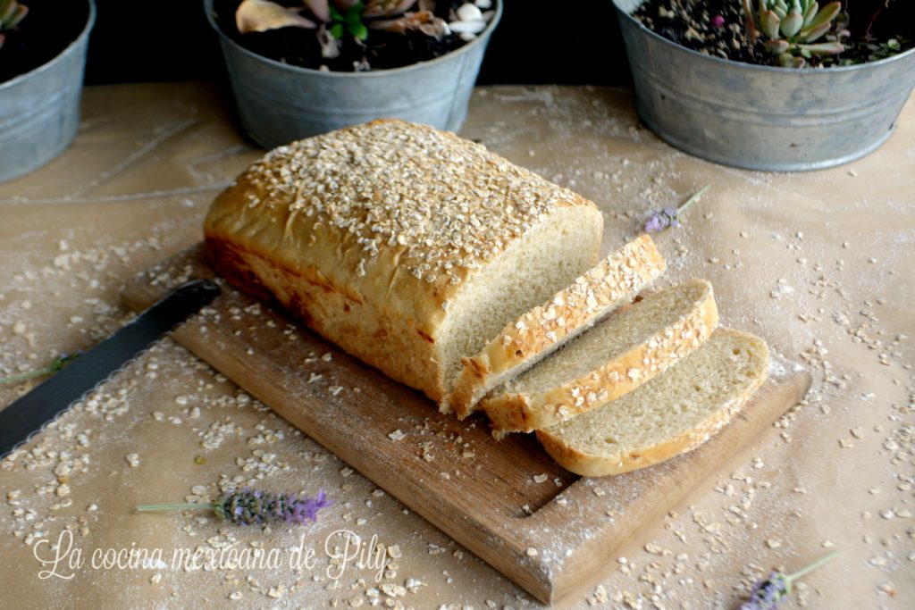 pan-de-caja-avena-canadiense