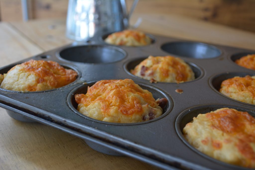 Muffins de tocino y queso cheddar - Sweetter
